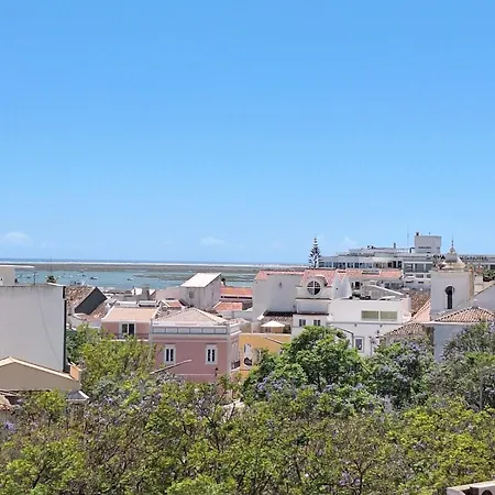 Center View Apartment